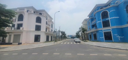Bân căn biệt thự VIEW BIỂN SÂN golf Đồng Hới chỉ với 32.5 tỷ