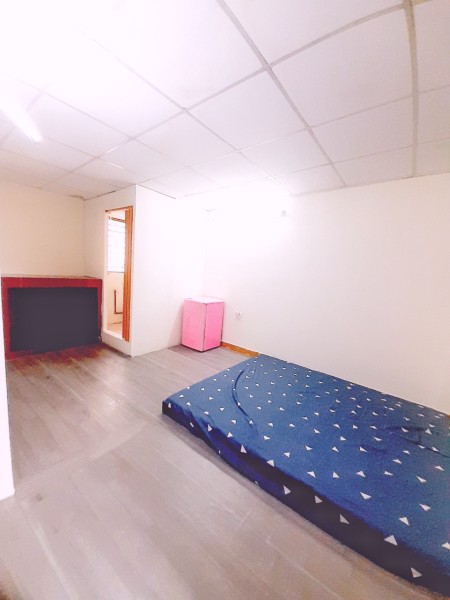 Phòng trọ có ban công rộng 25m², full nội thất, trung tâm Quận 1, 3, 5