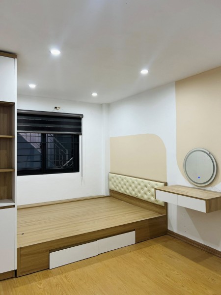 HIẾM! Trần Quý Cáp, Đống Đa, gần phố, nhà mới xây, full nội thất, sổ vương, 30m2 chỉ 5.5 tỷ