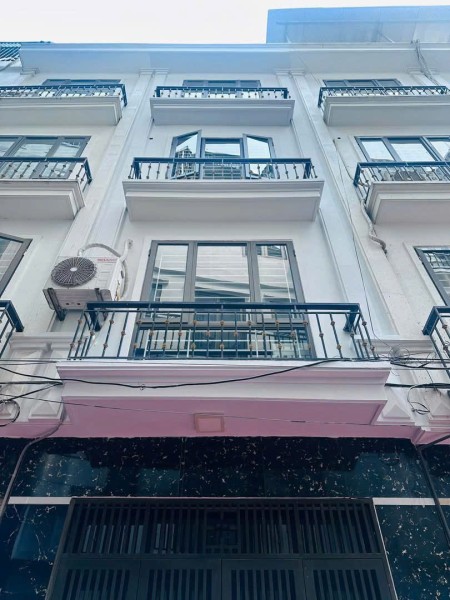 Chính chủ cần bán gấp nhà 4 tầng thiết kế hiện đại gần trường học