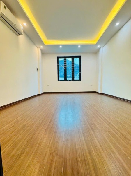 Bán nhà Vĩnh Hưng 30m - 5 tầng - Chỉ 5,65 tỷ