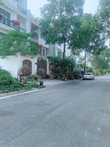 Đi đến slide 8