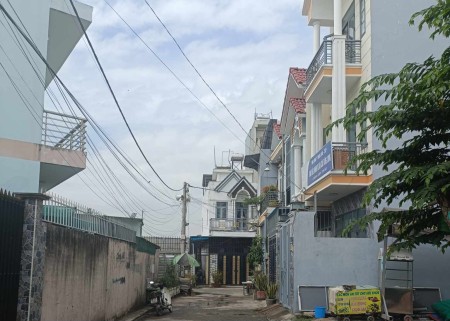 Bán nhà mặt phố tại Lã Xuân Oai, 4,65 tỷ VND, 58 m2