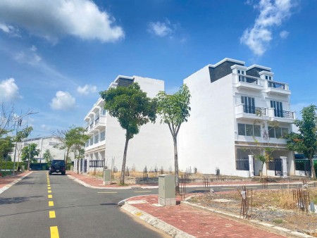 Bán đất nền biệt thự trung tâm TP. Tân An, phường 4, sổ riêng, xây dựng tự do, giá chỉ 1 tỷ