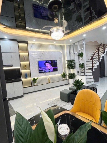 Bán nhà Hoàng Hoa Thám nhà đẹp, hiếm có, 37m2 chỉ 6.68 tỷ