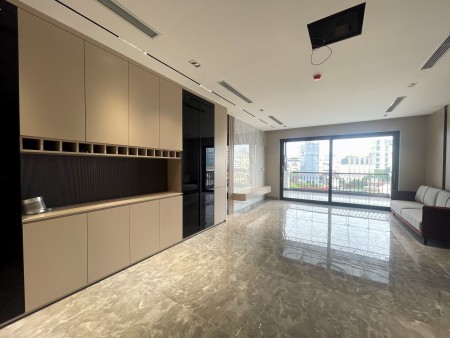 Chính chủ có nhà riêng 90m² mặt sàn, mặt phố Trần Quý Cáp, mặt tiền 5m