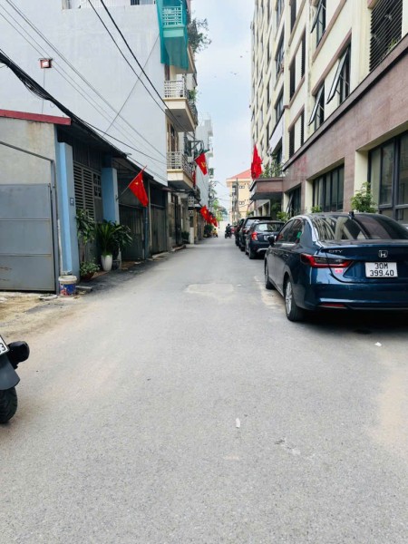 Phân Khu Tổng cục Chính trị Lai xá 82m- 3 tầng- Ô tô đỗ cửa- nhỉnh 10tỷ.
