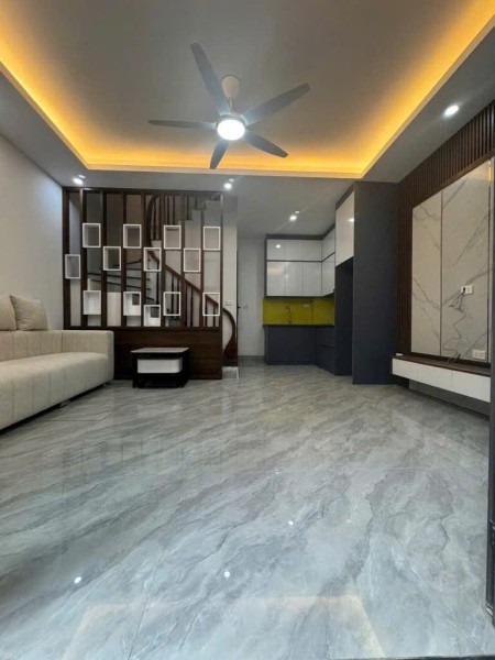 Bán Nhà Tân Mai - 34m2*5 Tầng - Nội thất đủ đến ở - Giá 6.65 Tỷ thương lượng