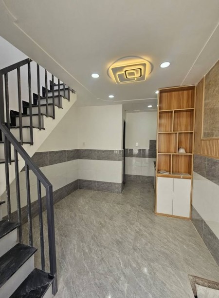 Bán nhà tặng kèm nội thất đầy đủ chỉ cần xách vali vào ở ngay chỉ 500tr