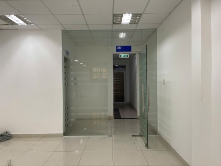 CHO THUÊ TOÀ NHÀ - VĂN PHÒNG - MẶT TIỀN ĐƯỜNG HOÀNG DIỆU , PHƯỜNG 13 - Q4 .