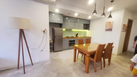 Cho thuê căn hộ cao cấp 2 PN dt 88m2 đầy đủ nội thất vô là ở ngay.