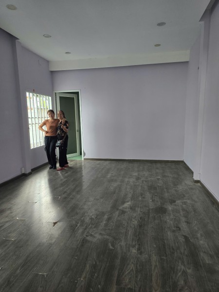 Cho thuê nhà 2 mặt tiền tại Đường Số 102, Tăng Nhơn Phú A, Thủ Đức, 9 triệu, 100m2, view đẹp Hot!
