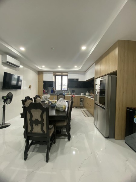 PHO14 Bán nhà 5 tầng mới đẹp có thang máy mặt tiền Trần Nguyên Hãn