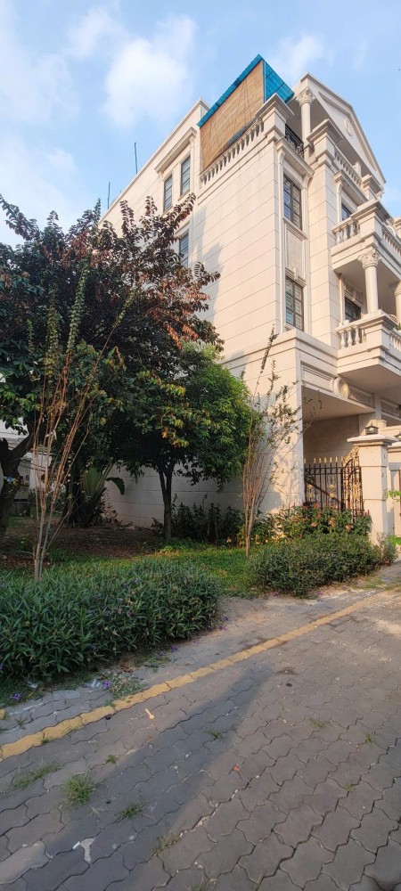 Bán nhà MT lô biên, 2 MT thoáng, 5 tầng hoàn công, sổ hồng riêng cực hiếm trong tầm giá