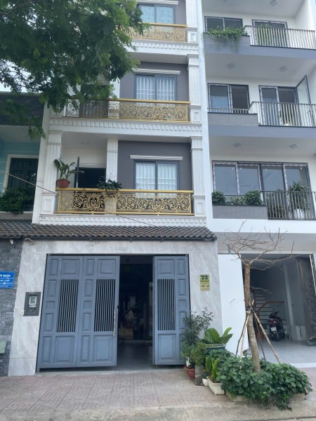 Bán Nhà 1 trệt 3 lầu, khu dân cư lớn giá 8t8