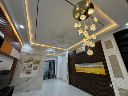 Siêu phẩm hầm, 4L, ST, thang máy (4,75x17=80,75m2) full NTCC đường nội bộ 12m khu VIP 3 Tháng 2