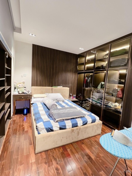 BÁN NHÀ MẶT TIỀN LÊ HỒNG PHONG QUẬN 10 KẾT CẤU 4 LẦU, CÓ THANG MÁY, 28 TỶ