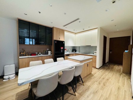 6.2 tỷ Bán Căn Hộ 2 PN View Sông Hồng tại CC Amber Riverside, 622 Minh Khai, LH: 0975997166