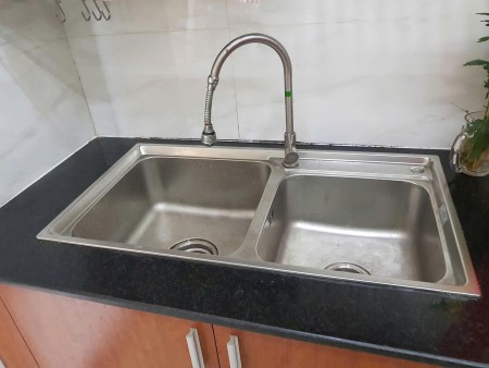 Căn hộ đường Cao Thắng, p11, Quận 10: 50m2, 2p ngủ, 1wc,8tr/th
