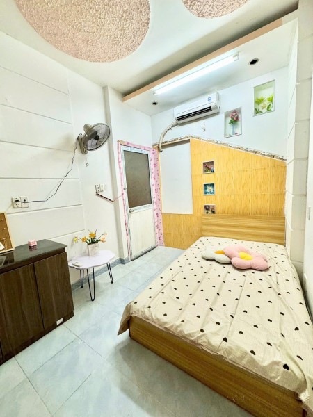 CHDV, Lê Hồng Phong, P12, Q10. 5tr/tháng.23m2, có cửa sổ.