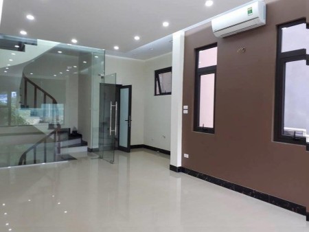 Siêu phẩm trung tâm Ngã Tư Sở, ô tô tránh 15m, ngõ thông, 5T 38m nhỉnh 8 tỷ.