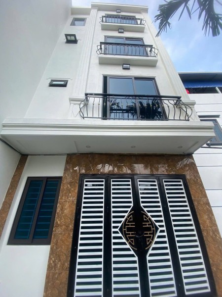 NHÀ MỚI XÂY 40m x 5 tầng - NHÀ CÁCH GA NHỔN TẦM 800m