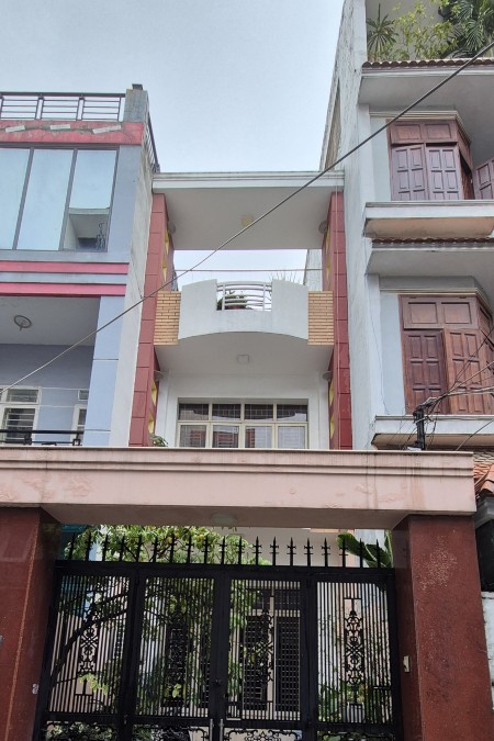 Nhà 3 tầng, 3.8x16.3m, 7.8 tỷ TL, khu HXH thông Trương Công Định Trường Chinh, P.14, TB