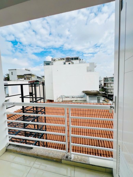 Phòng Studio bancon riêng full nội thất 28m2 - 71 Hồ Bá Kiện Quận 10 (Thang máy, khóa vân tay)