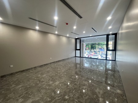Chính chủ có nhà riêng 90m² mặt sàn, mặt phố Trần Quý Cáp, mặt tiền 5m, có thang máy: