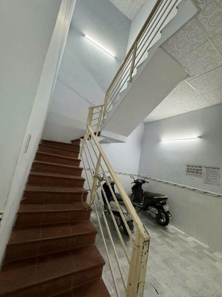 Căn mặt tiền cần bán lẹ, hiện đang cho thuê 17tr/tháng, sổ nở hậu đẹp