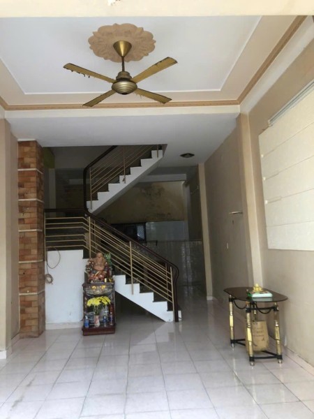 Nhà 2 tầng kiên cố , mặt tiền vừa ở vừa kd, chỉ bán 4ty790