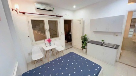 Phòng Studio bancon riêng full nội thất 28m2 - 71 Hồ Bá Kiện Quận 10 (Thang máy, khóa vân tay)