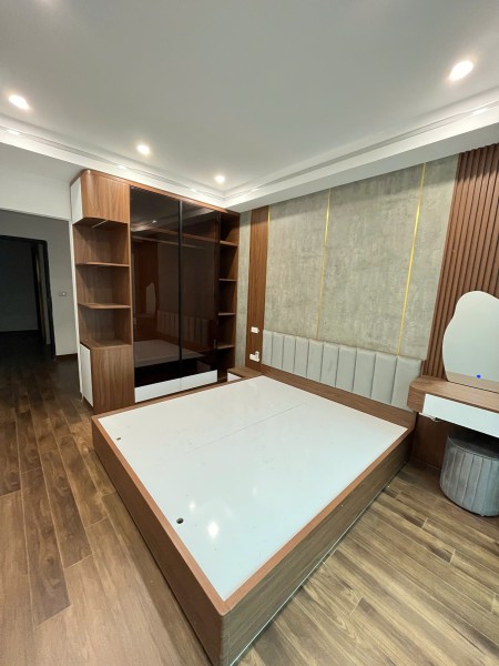 Bán gấp - Nhà cực rẻ Kim Giang - SĐCC nhỉnh 7 tỷ, cầu thang máy chạy vù vù