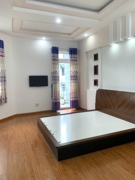 ÁN NHÀ GÒ VẤP LÔ GÓC NGANG 5M , XE HƠI ĐẬU TRONG SÂN NHÀ ( HẺM 10M)