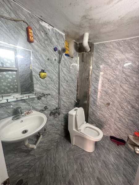 BÁN NHÀ PHỐ BẮC CẦU - CẤP 4 - GÁC XÉP 2PN - 32M2 - MT 4M - NHÌNH 3 TỶ (TL)