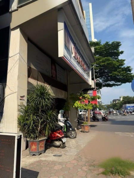 Cơ Hội Mua Và Sở Hữu Toà Văn Phòng Phố ViP Văn Cao Ba Đình Dòng Tiền ~ 2,4 tỷ