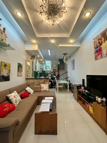 Bán Nhà HXH Nguyễn Đình Chiểu 4 tầngX 36 M2 nhỉnh 8 tỷ .Phường 4, Quận 3.Nhà đẹp giao ngay