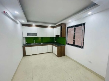 Bán gấp nhà 35m2, 4 tầng Ngọc Hồi, ngõ ô tô giá chỉ 5,65 tỷ