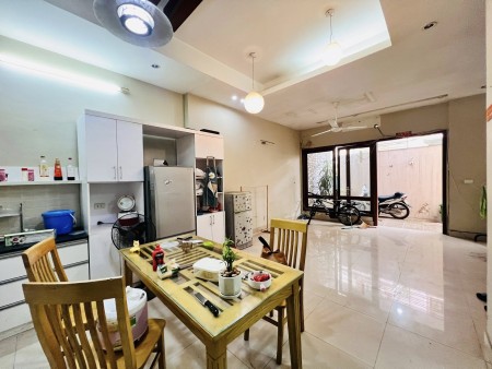 Đầu Tư Nhà Dòng Tiền 97m², Tại Ngõ Võng Thị, Xuân La, Tây Hồ, Đang Cho Thuê 30 Triệu/Tháng, 29.8 Tỷ