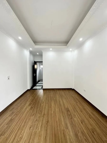 Bán nhà 5 tầng Tựu Liệt, 36m2, mặt tiền 4m10, vào ở ngay, chỉ 5.8 tỷ