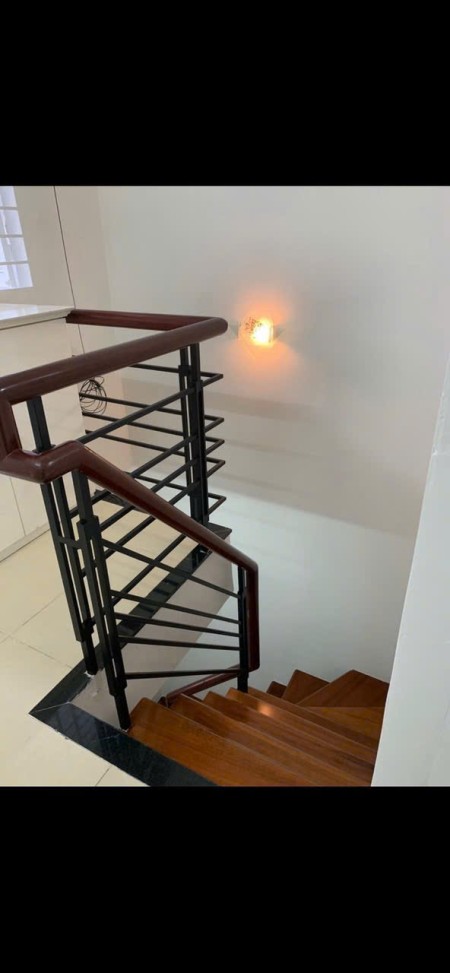 Bán nhà hoặc cho thuê nhà TK18/22 Nguyễn Cảnh Trân, Q1