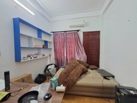 Bán nhà 5 tầng x 38m2 Ngọc Hồi, mặt tiền 4m, giá 5.6 tỷ