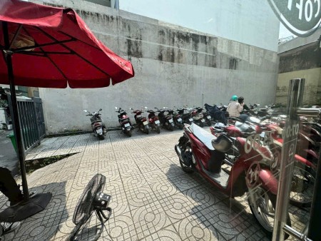 Bán căn nhà cấp 4 góc 2 mặt tiền Đỗ Xuân Hợp, Phước Long B, quận 9.