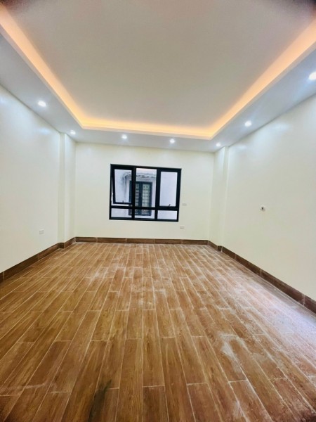 NHÀ ĐẸP-CẦU DIỄN-6TẦNG THANG MÁY-Ô TÔ NGỦ NHÀ-SÁT TRỤC CHÍNH-GIÁ HƠN 8 TỶ