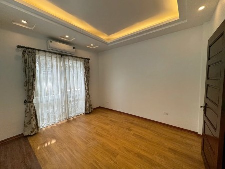 Bán nhà Ngọc Hồi, 33m2 x 5 tầng, mặt tiền 4m, giá 5.4 tỷ