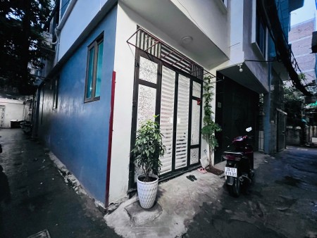 TẦM TIỀN KHÔNG CÓ NHÀ LÔ GÓC BA GÁC ĐỖ CỬA VÀI BƯỚC RA Ô TÔ TIỆN ÍCH NHÀ MỚI NGUYÊN FULL NỘI THẤT