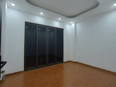 Bán nhà Tứ Hiệp, 42m2 x 5 tầng, mặt tiền 4.2m giá 5.4 tỷ