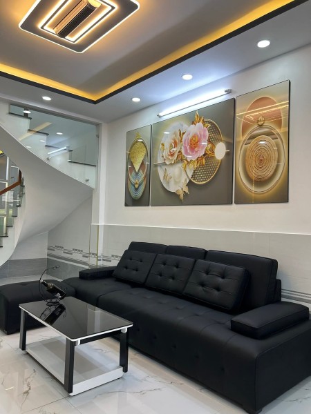 Sắp định cư nên cần bán gấp nhà mặt tiền đường nội bộ khu vực quận 8.
