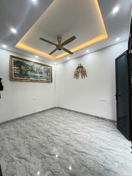 Bán Nhà Di Trạch - Nhà mới, 4 tầng rộng rãi, an ninh tốt, đường thông thoáng