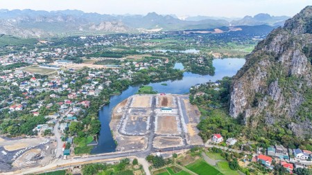 Chính chủ bán gấp lô đất view hồ ngay trung tâm thị trấn Chi Nê, Lạc Thủy, Hòa Bình